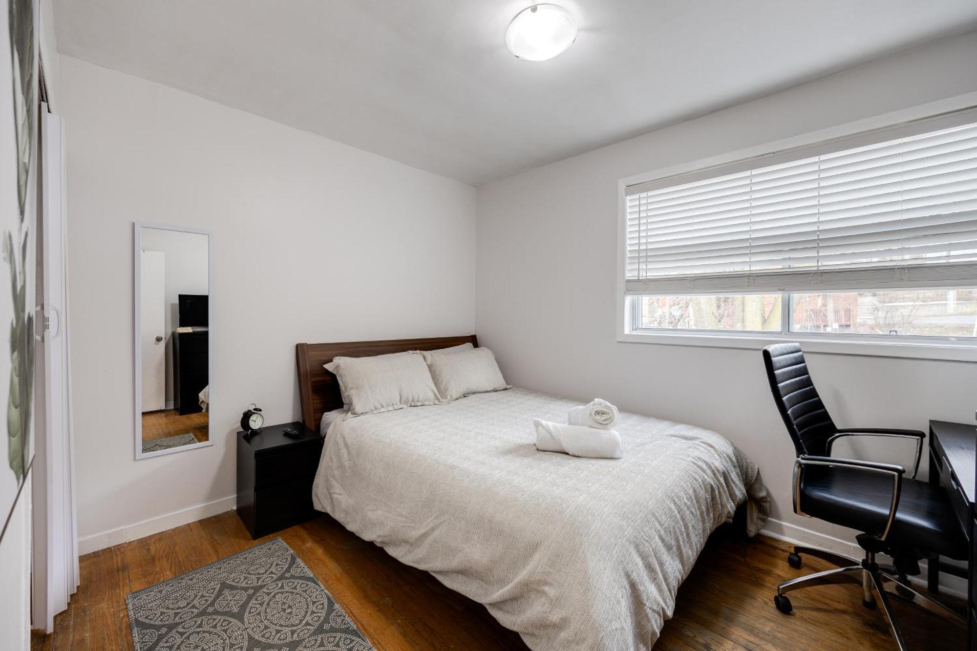 Eglinton West Guest Suite 토론토 외부 사진