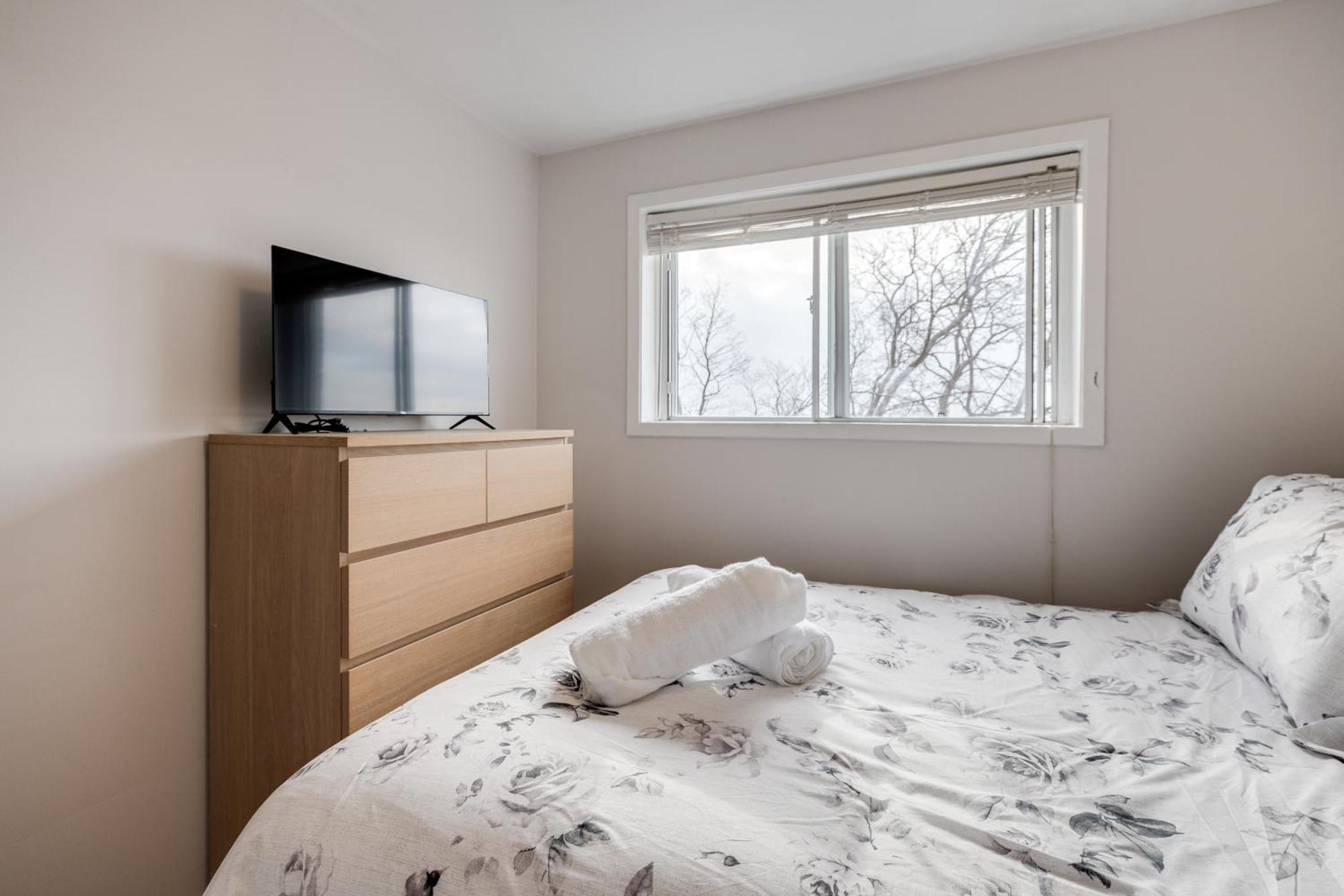 Eglinton West Guest Suite 토론토 외부 사진