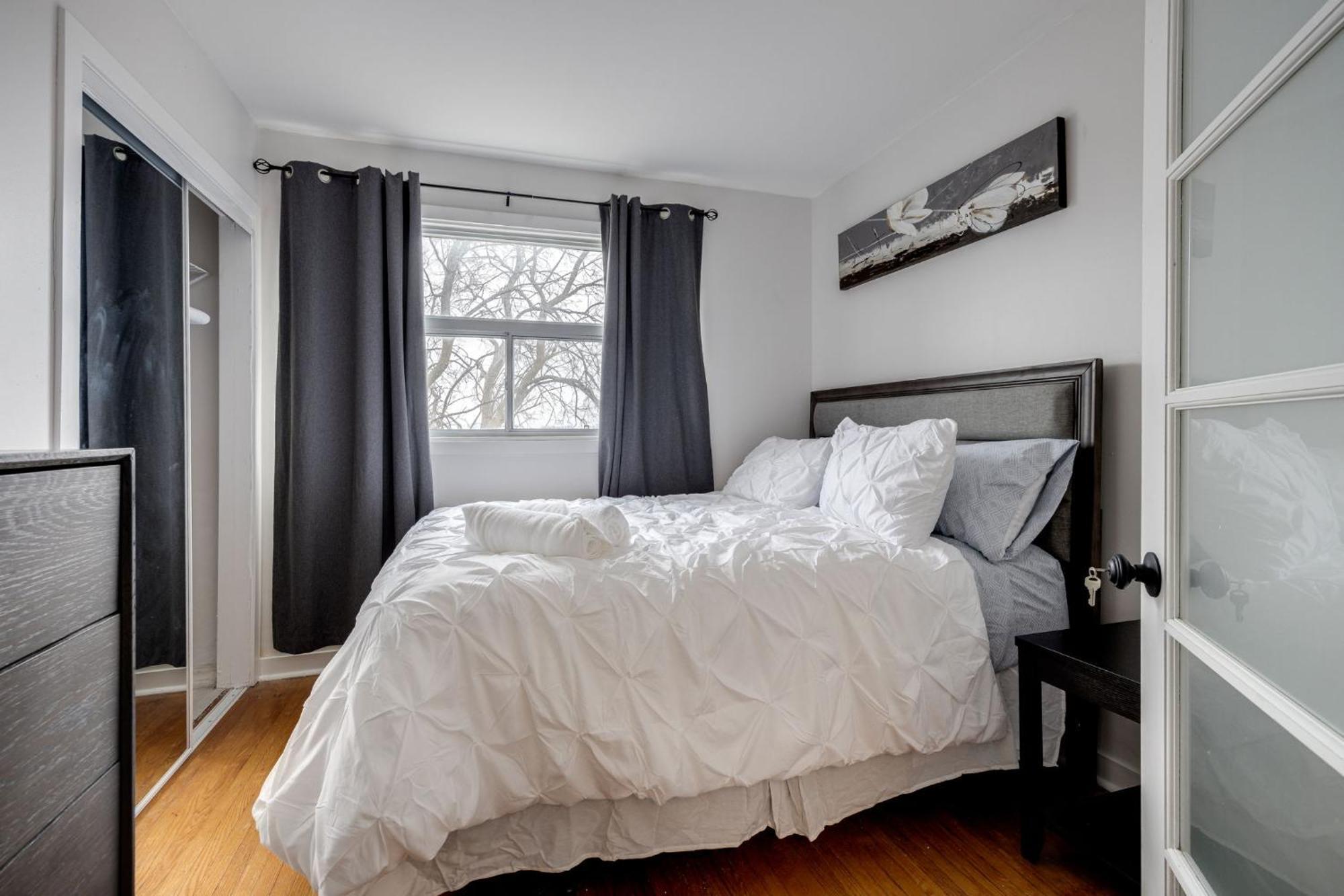 Eglinton West Guest Suite 토론토 외부 사진