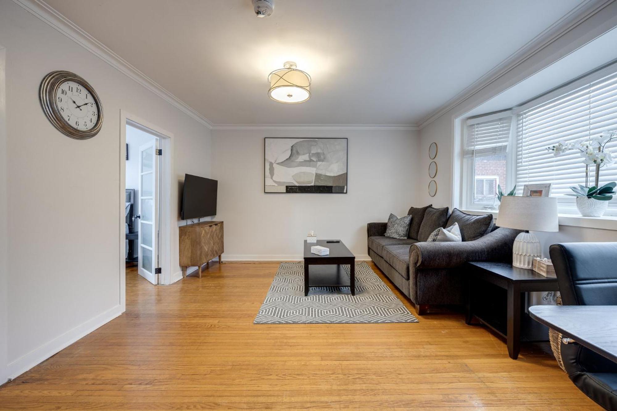 Eglinton West Guest Suite 토론토 외부 사진