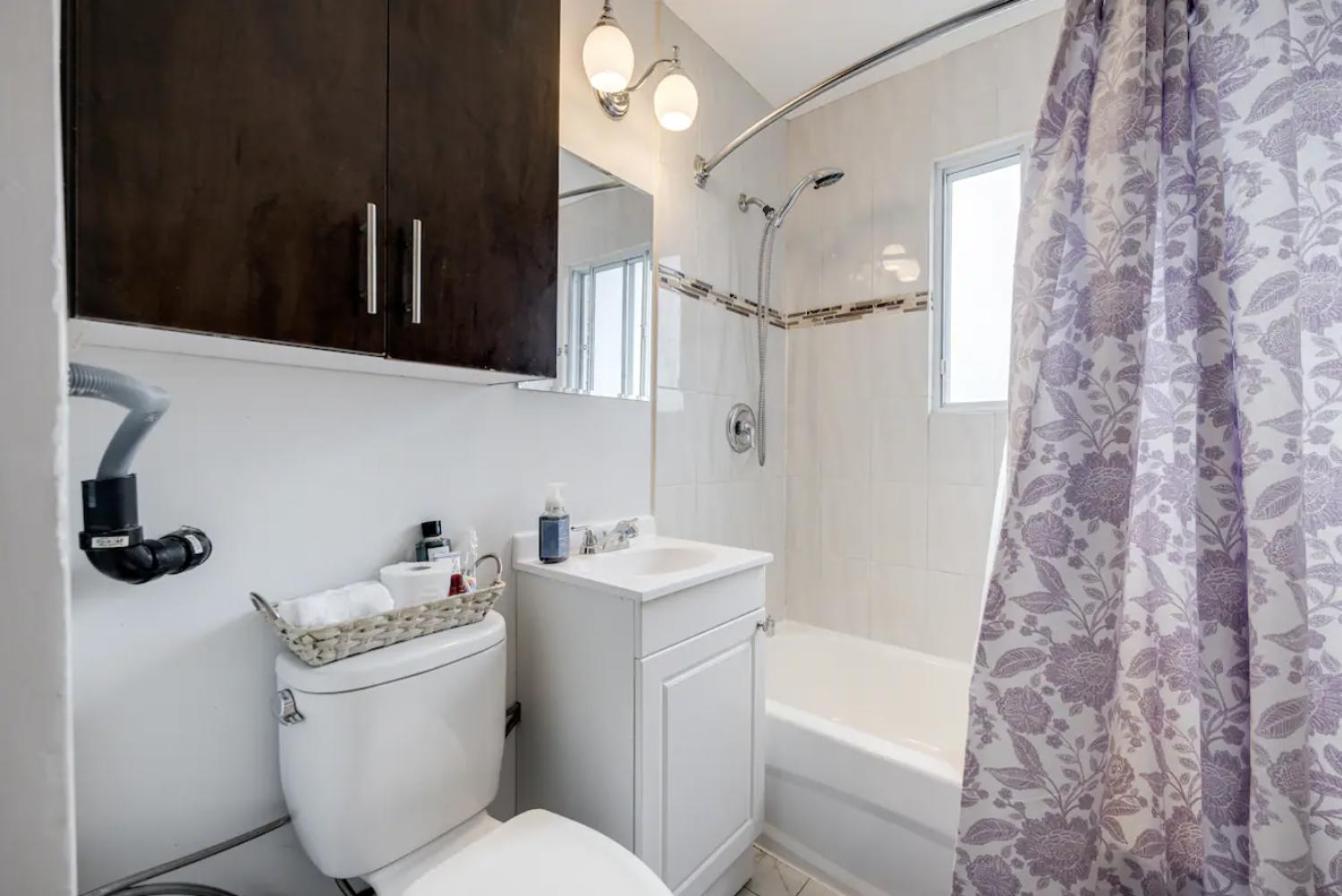 Eglinton West Guest Suite 토론토 외부 사진