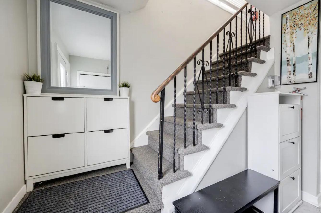 Eglinton West Guest Suite 토론토 외부 사진